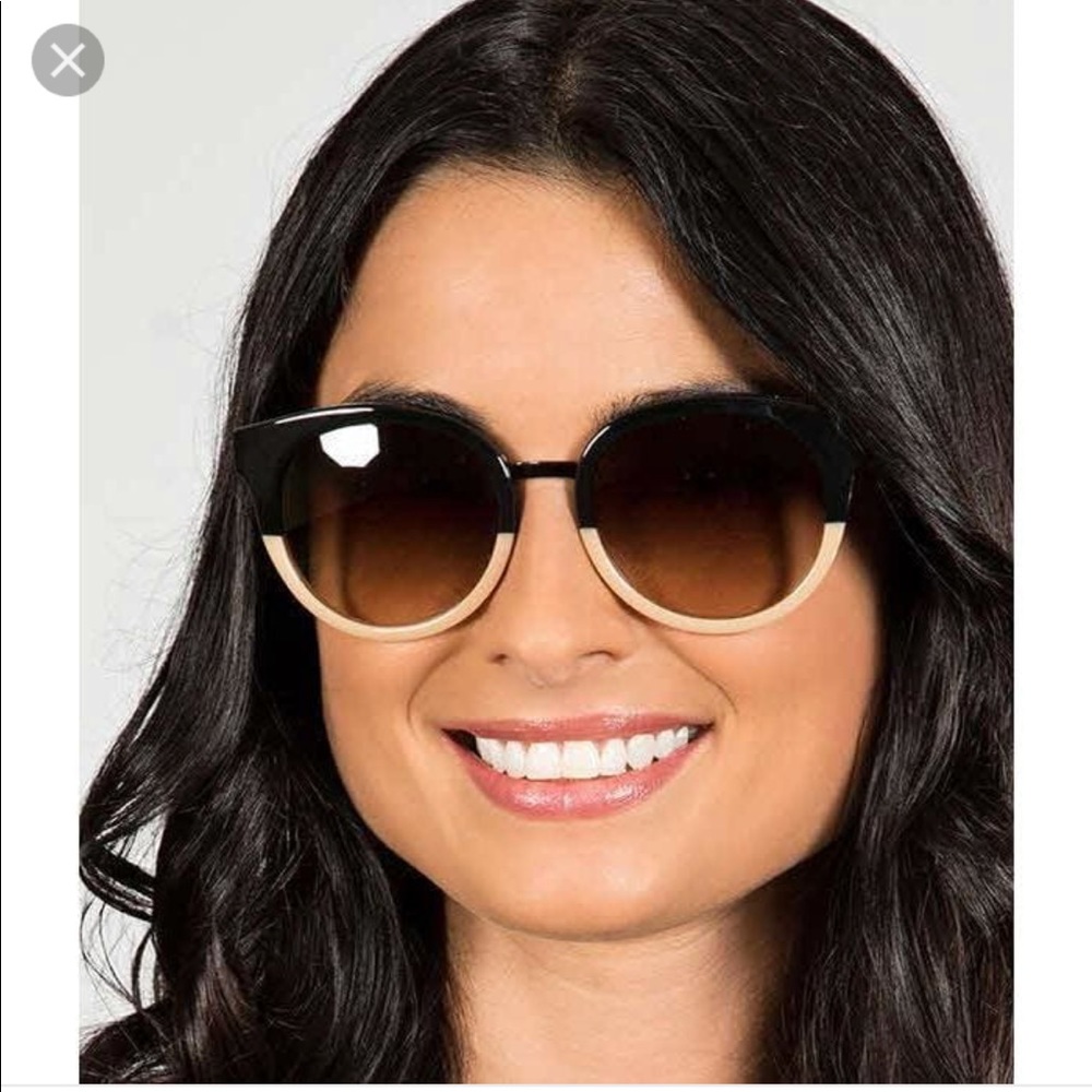 *SOLD ON MERC* Tory Burch Sunglasses - Picture 7 of 7